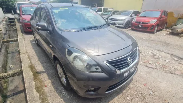 Nissan Almera
