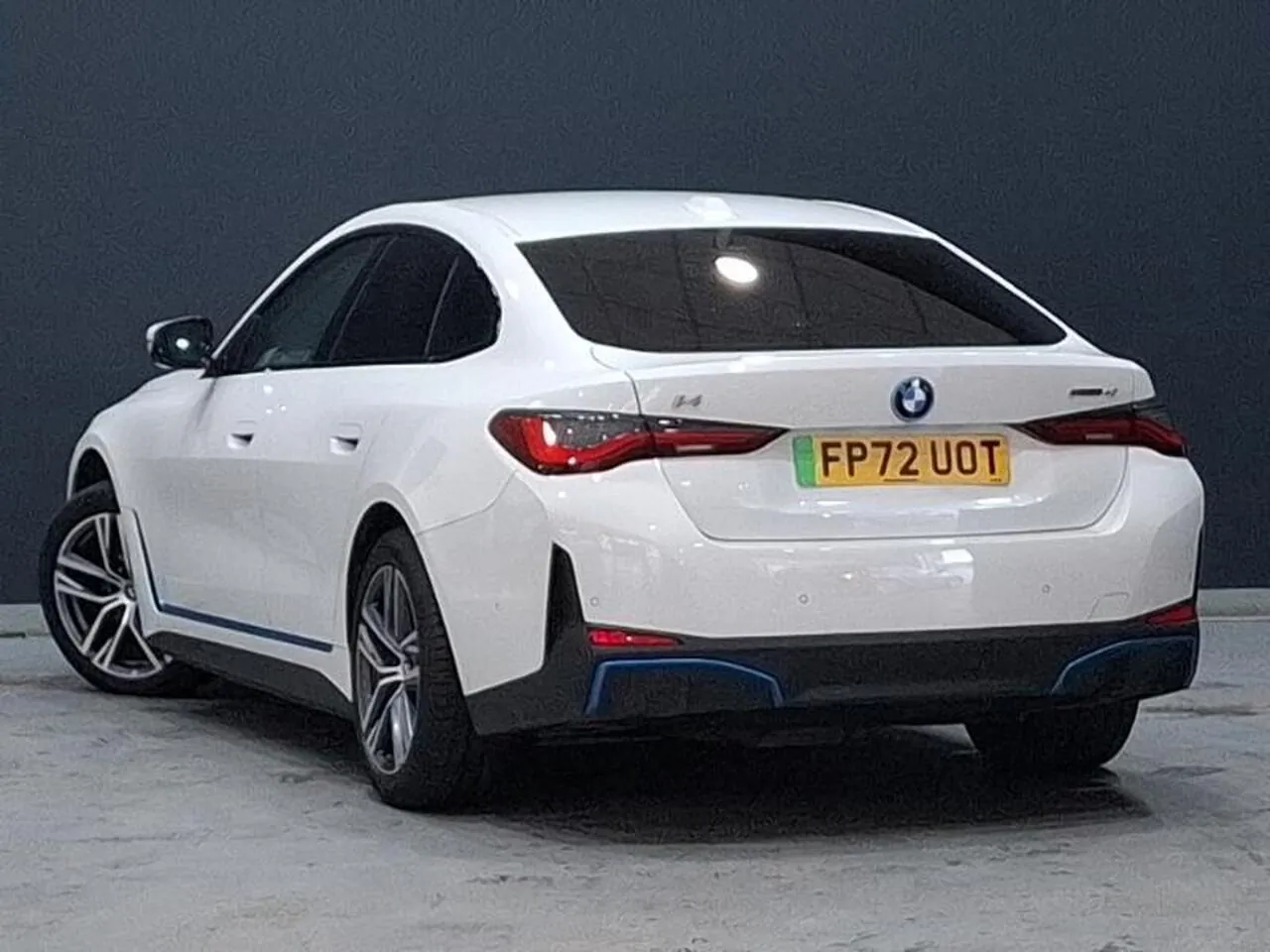 BMW I4 2022 photo 2