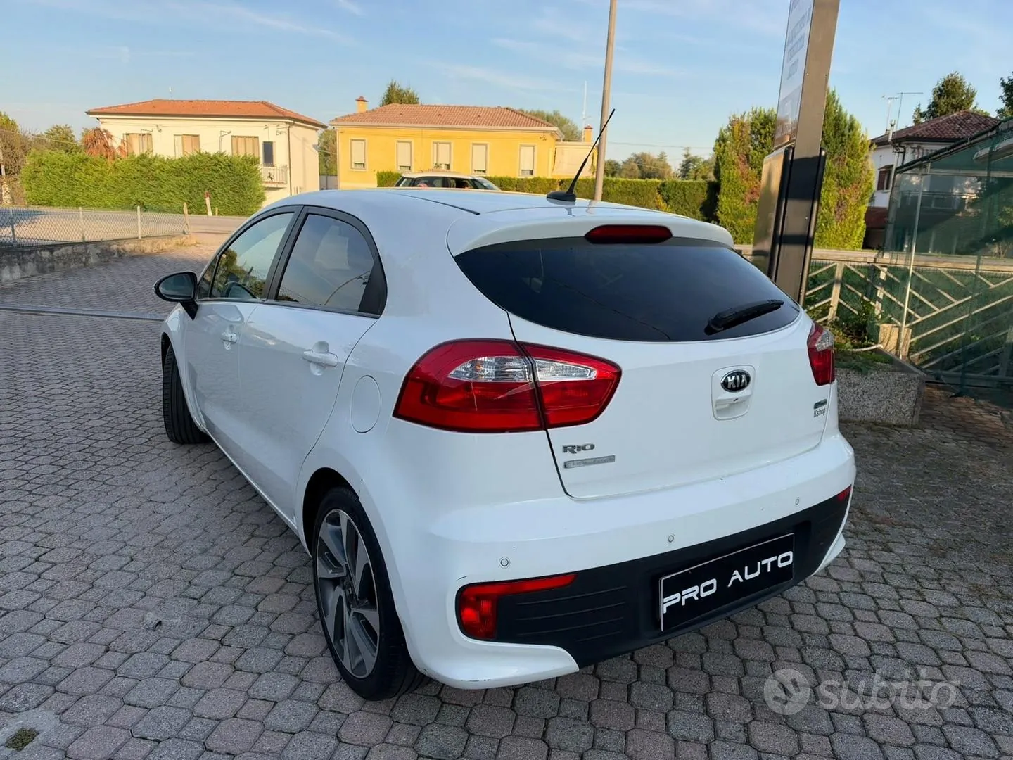Kia Rio 2015 photo 3