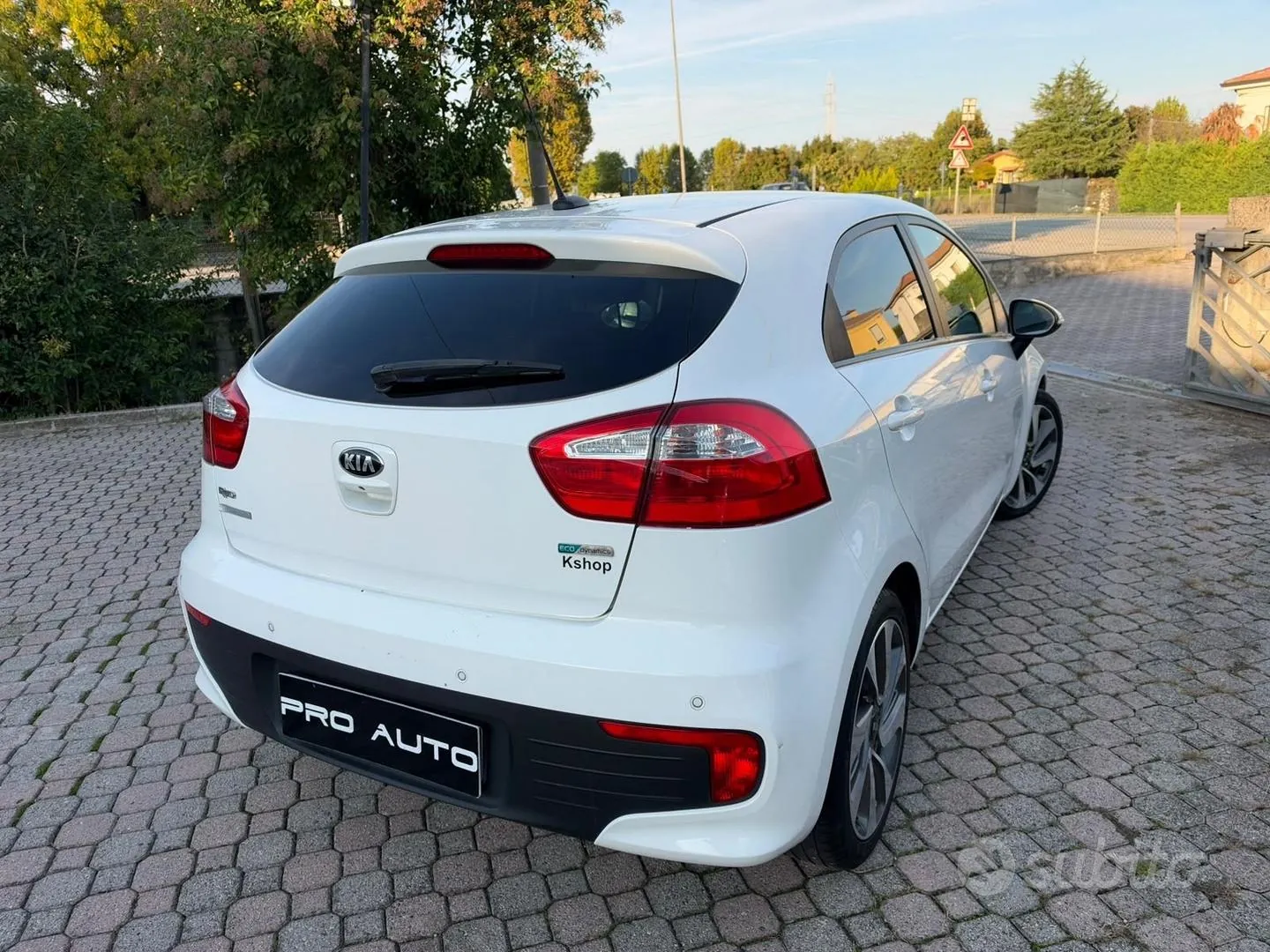 Kia Rio 2015 photo 4