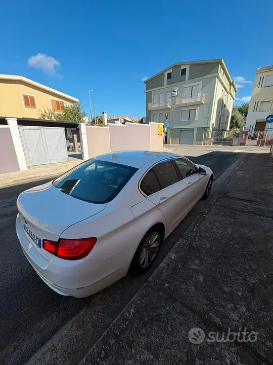BMW 5 Series 2011 photo 3