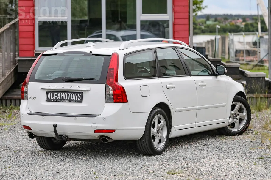 Volvo V50 2012 photo 4