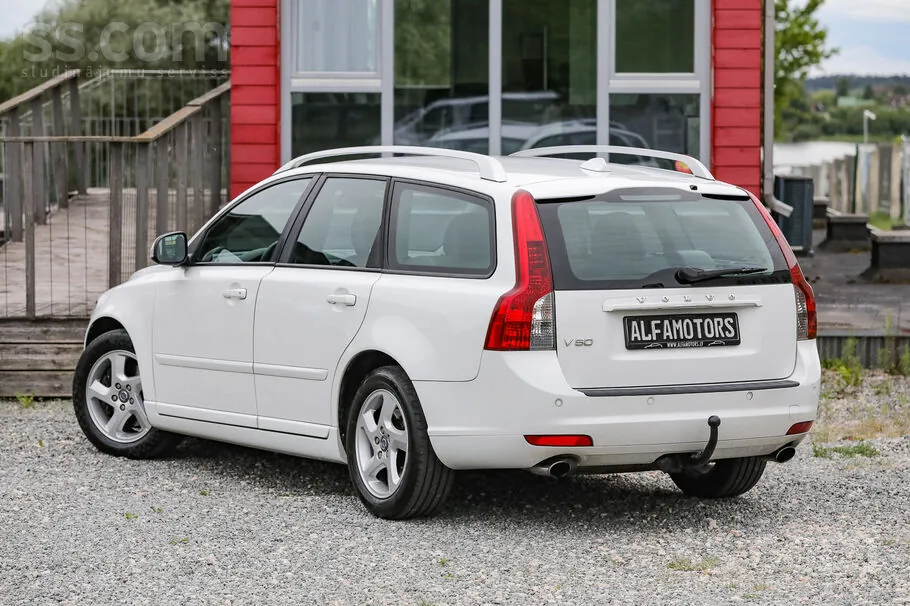 Volvo V50 2012 photo 3