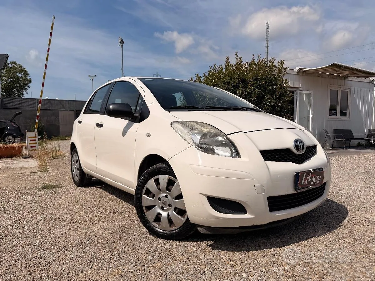 Toyota Yaris 2010 photo 3