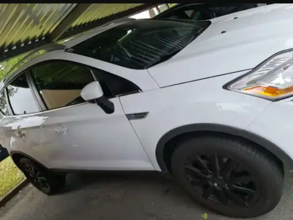 Ford Kuga 2012 photo 3
