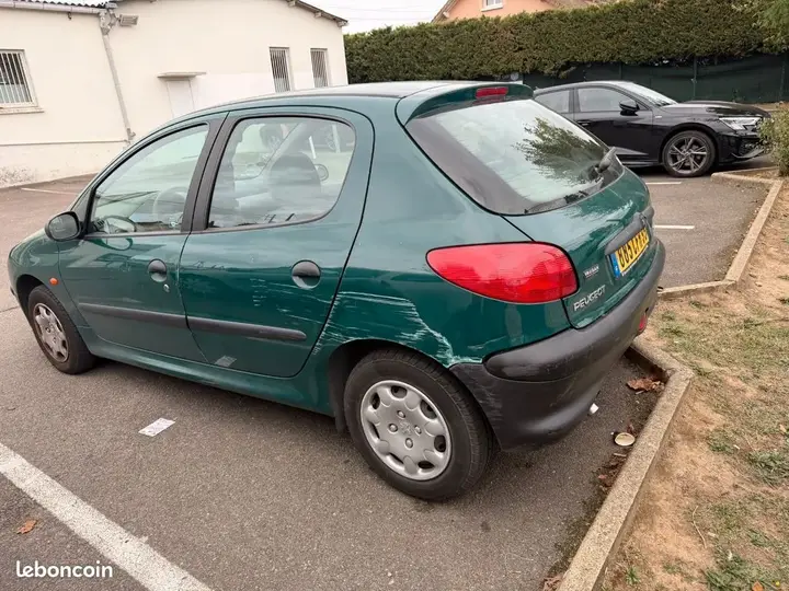 Peugeot 206 1998 photo 2
