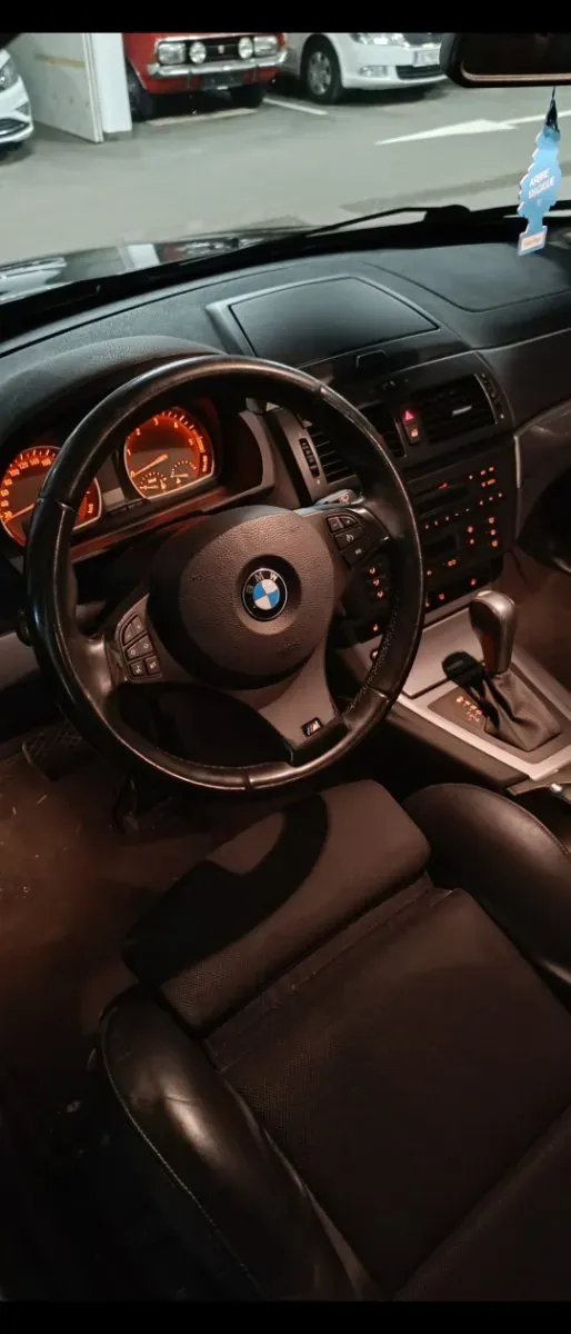 BMW X3 2010 photo 2