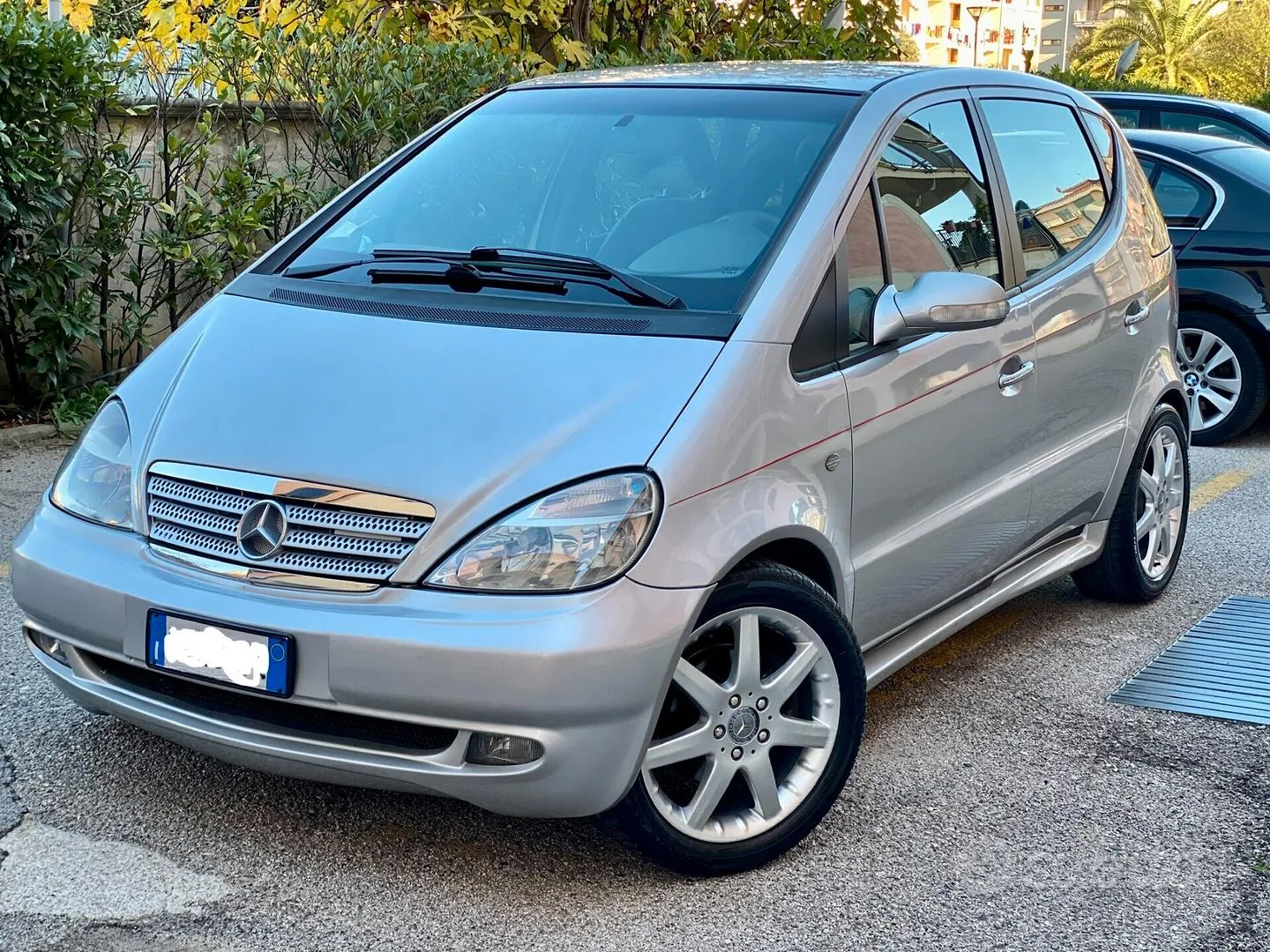 Mercedes-Benz A 210