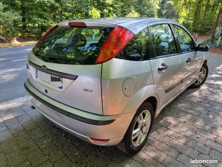 Ford Focus 2004 photo 2