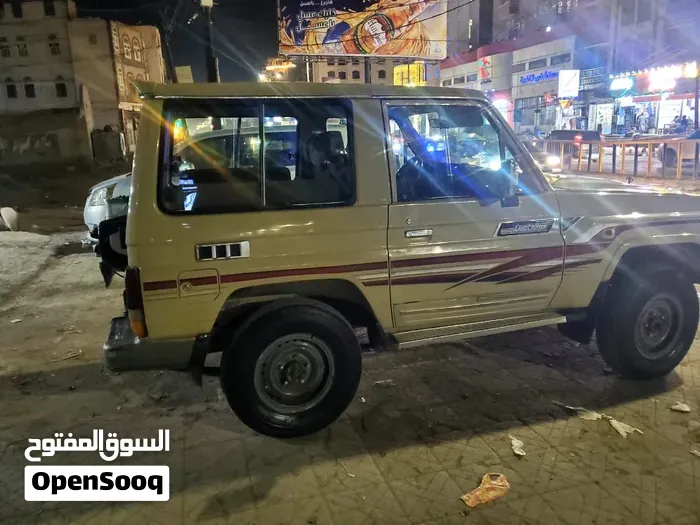Toyota Land Cruiser 2010 photo 2
