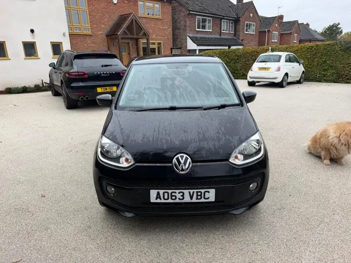 Volkswagen Up 2013 photo 2