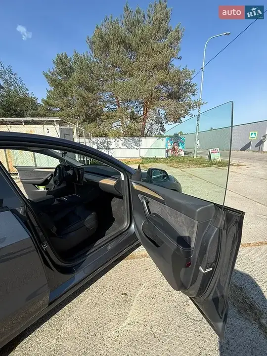 Tesla Model Y 2022 photo 5