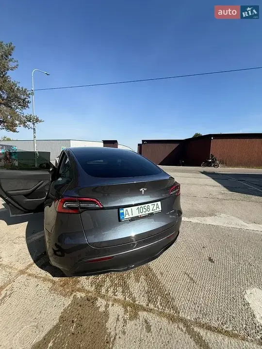 Tesla Model Y 2022 photo 3