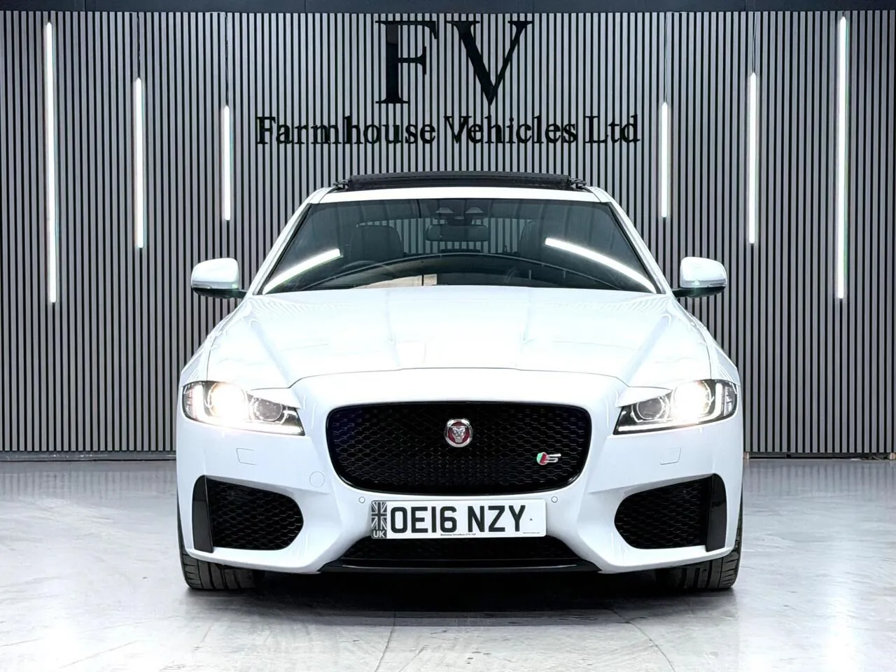 Jaguar Xf 2016 photo 2