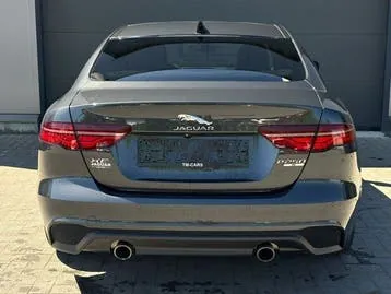 Jaguar Xe 2021 photo 3