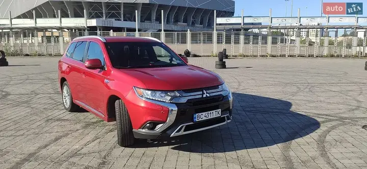 Mitsubishi Outlander 2019 photo 2
