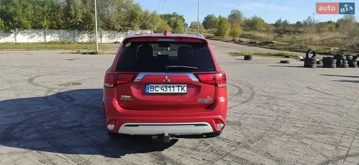 Mitsubishi Outlander 2019 photo 4