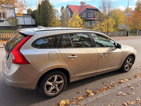 Volvo V60 2014 photo 5