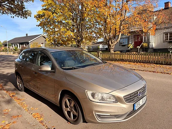 Volvo V60 2014 photo 2