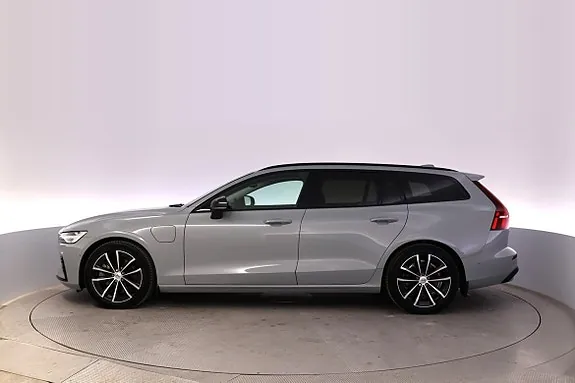Volvo V60 2025 photo 2