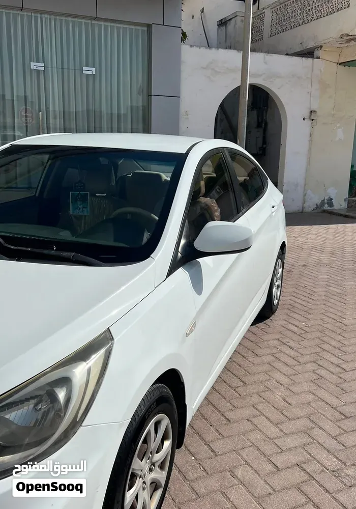 Hyundai Accent 2015 photo 4