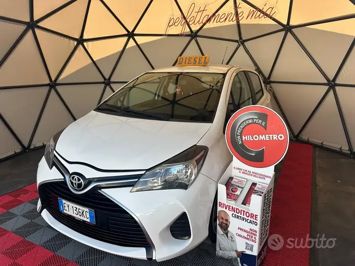Toyota Yaris 2015 photo 2