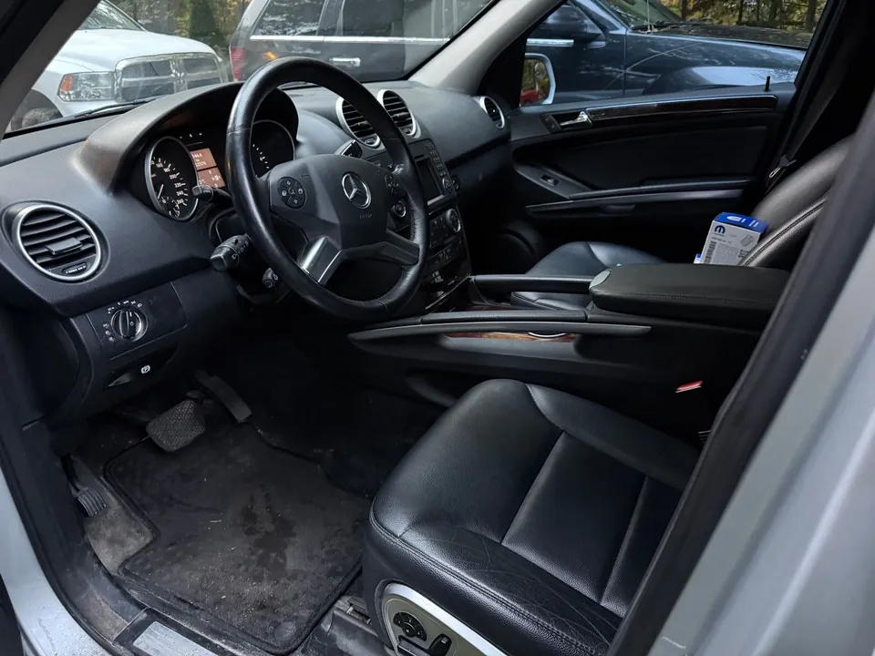 Mercedes-Benz M-Class 2009 photo 2