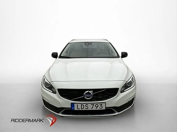 Volvo V60 Cross Country 2017 photo 2