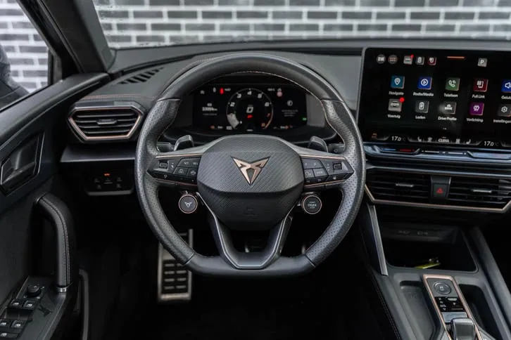 Cupra Leon 2025 photo 2