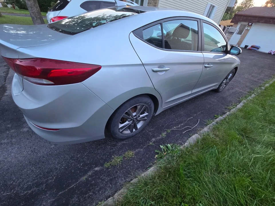 Hyundai Elantra 2018 photo 3