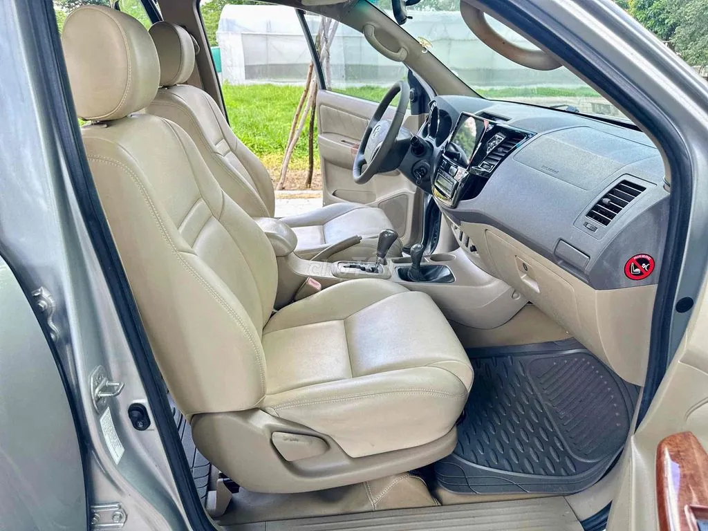 Toyota Fortuner 2010 photo 5