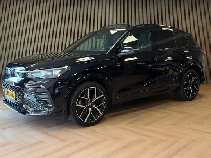 Volkswagen Tiguan 2024 photo 2