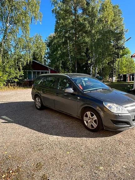 Opel Astra 2010 photo 3