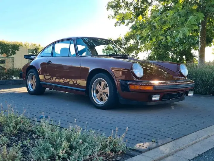 Porsche 911 Carrera
