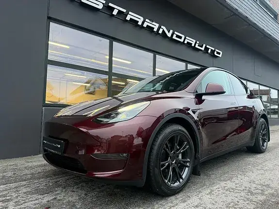 Tesla Model Y 2025 photo 2