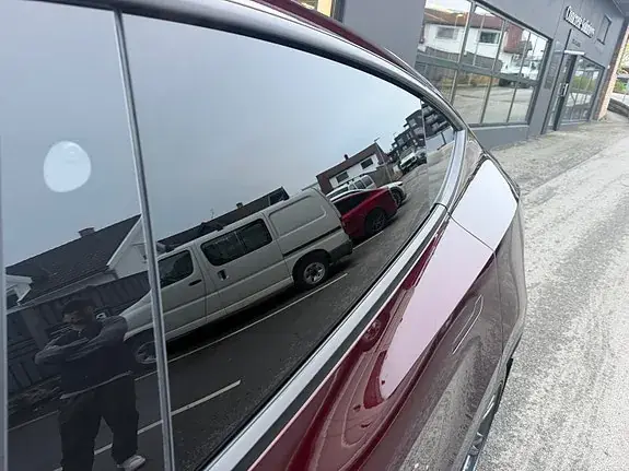 Tesla Model Y 2025 photo 3