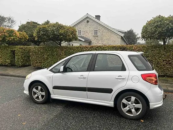 Suzuki Sx4 2011 photo 2