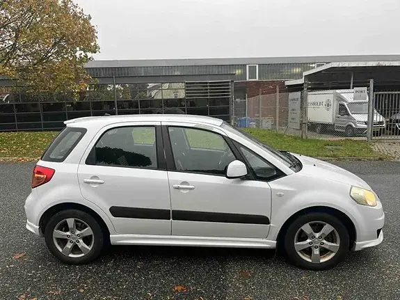 Suzuki Sx4 2011 photo 5