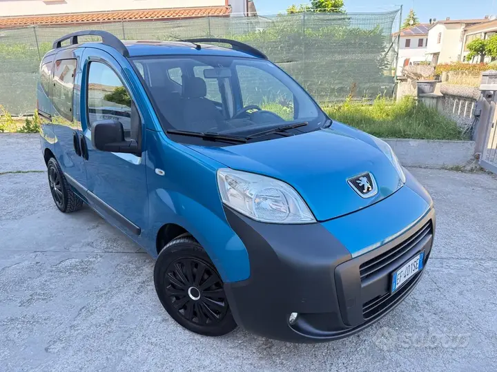 Peugeot Bipper 2011 photo 2