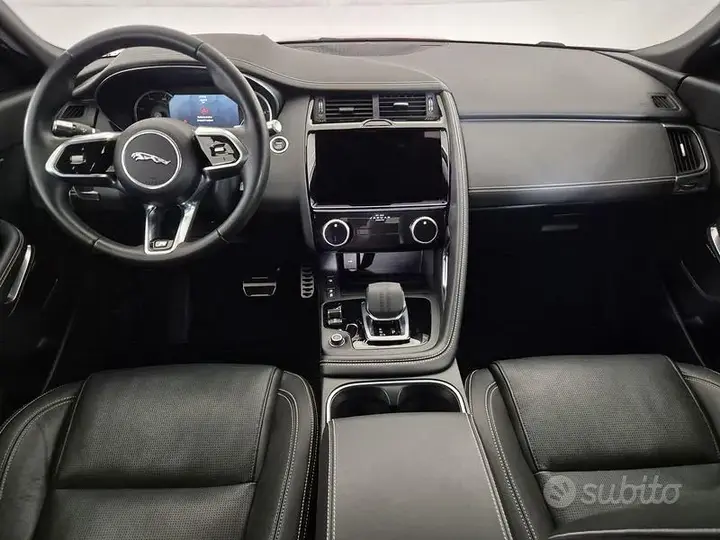 Jaguar E-Pace 2022 photo 4