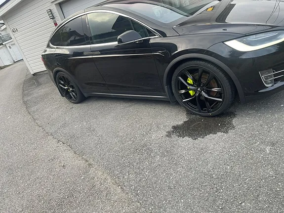 Tesla Model X 2017 photo 2