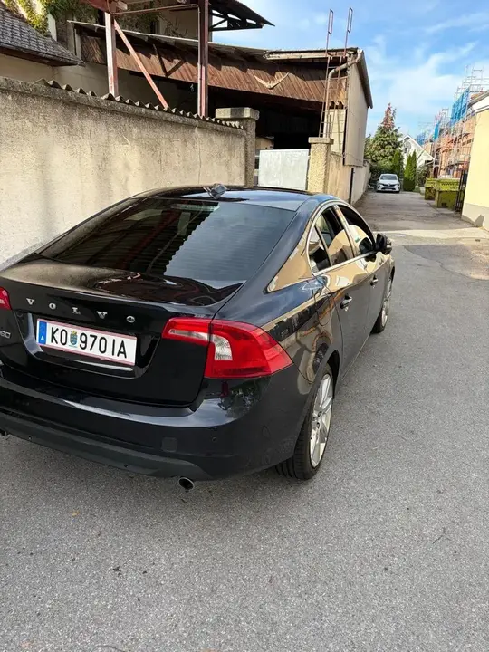 Volvo S60 2011 photo 2