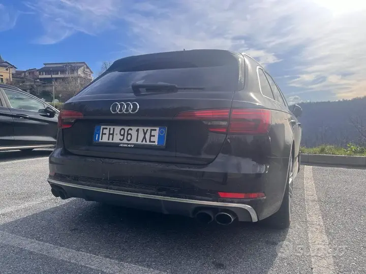 Audi A4 2017 photo 2