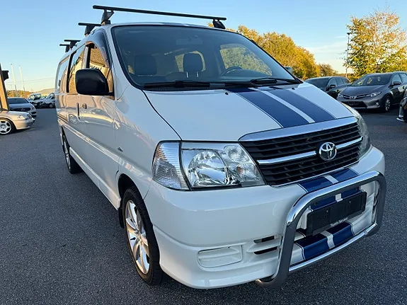 Toyota Hiace 2010 photo 4
