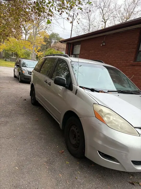 Toyota Sienna 2008 photo 2