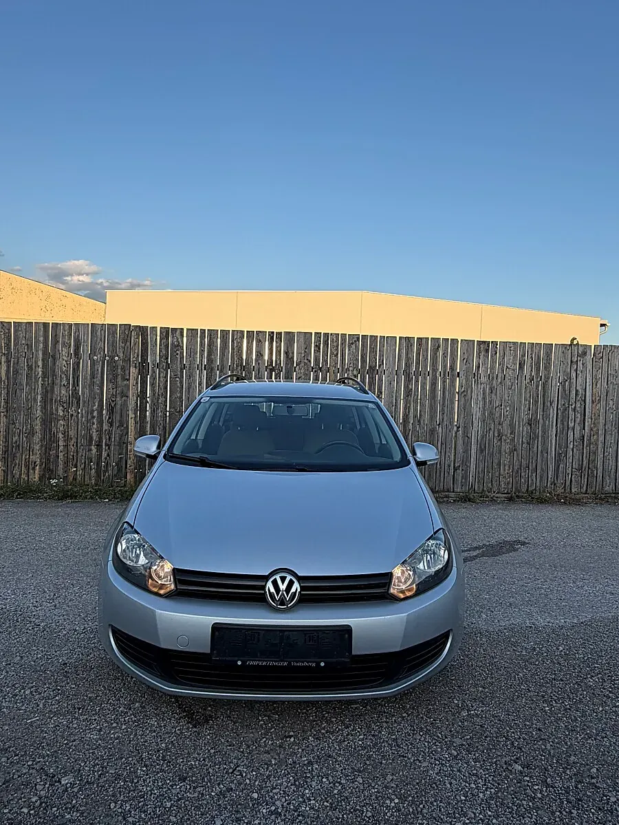 Volkswagen Golf 2010 photo 2