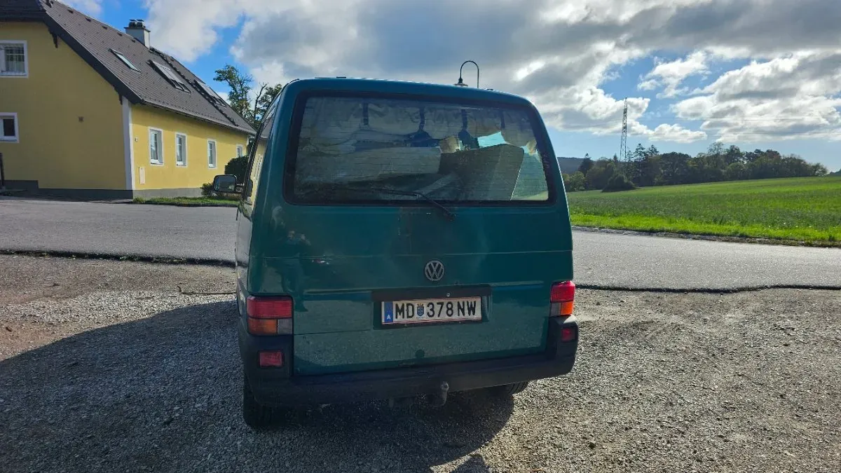 Volkswagen T4 1998 photo 3