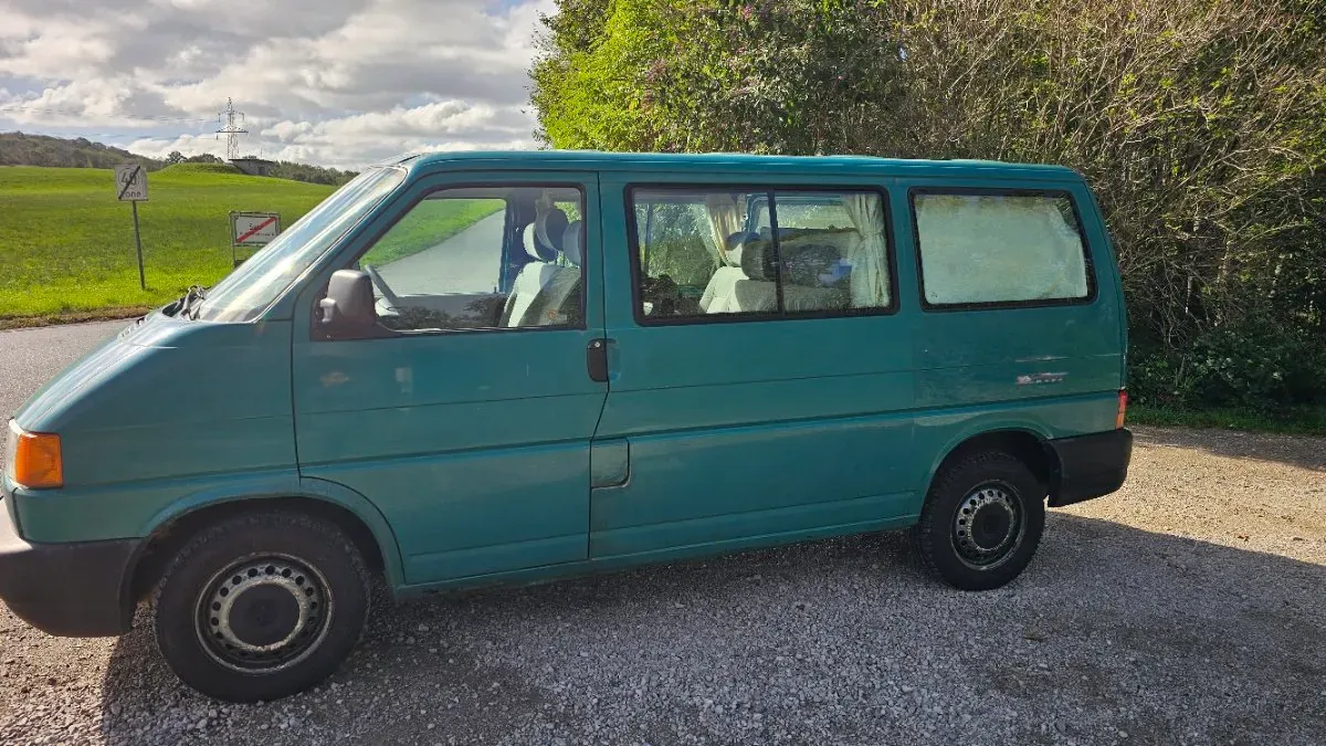 Volkswagen T4 1998 photo 2