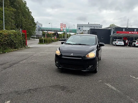Mitsubishi Space Star 2015 photo 2