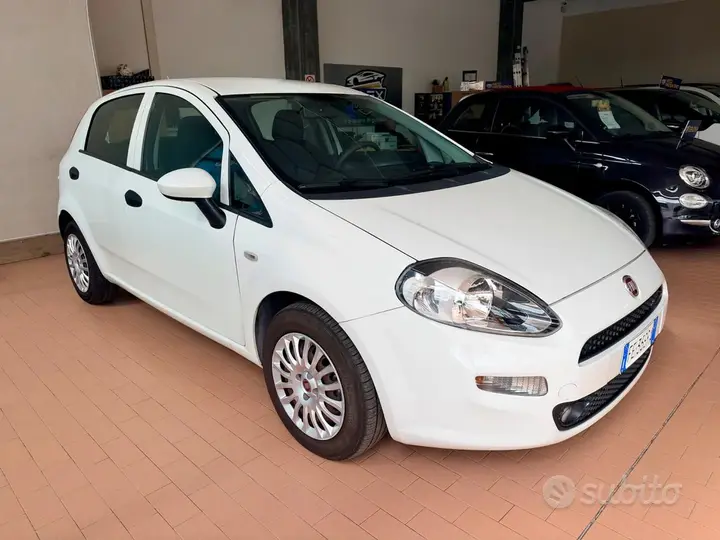 Fiat Punto 2016 photo 2